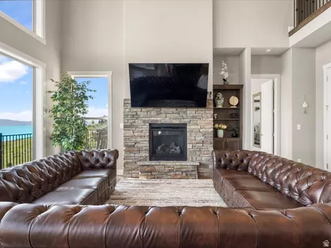 Living - 68 Hawksbeard Cir, Fish Haven, ID 83287 photo 2 of 8