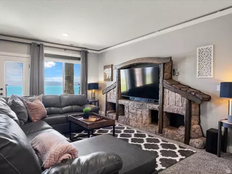 Living - 68 Hawksbeard Cir, Fish Haven, ID 83287 photo 7 of 8