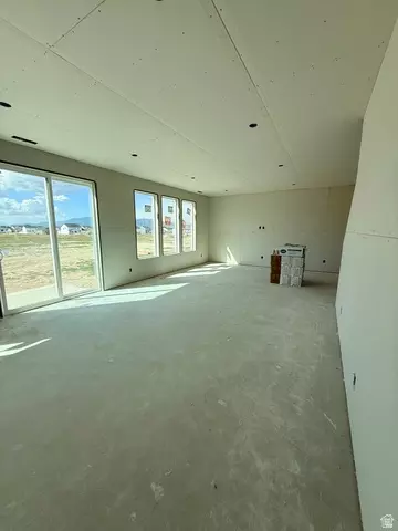 Living - 162 W 650 N, Smithfield, UT 84335 photo 1 of 1