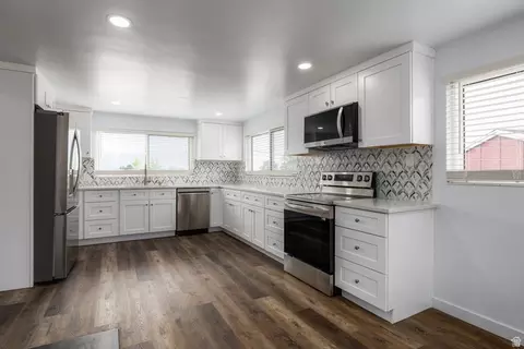 Kitchen - 1285 N 900 E, Bountiful, UT 84010 photo 1 of 5