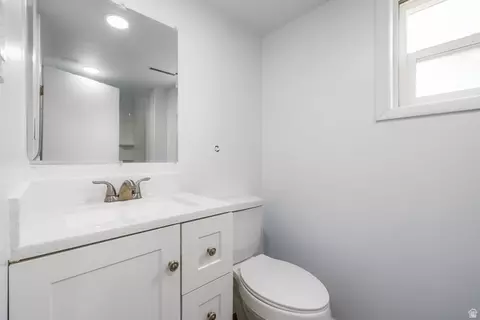 Bath - 1285 N 900 E, Bountiful, UT 84010 photo 4 of 4