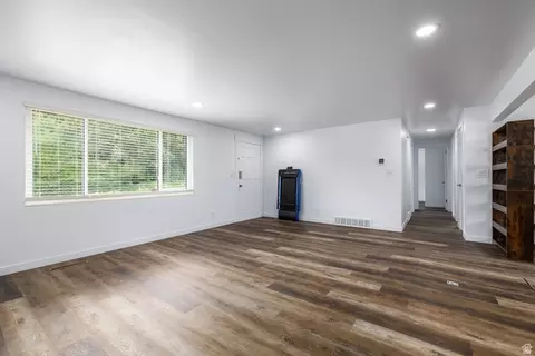 Living - 1285 N 900 E, Bountiful, UT 84010 photo 4 of 6