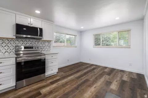 Kitchen - 1285 N 900 E, Bountiful, UT 84010 photo 2 of 5