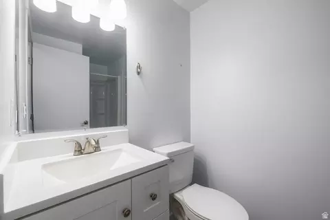 Bath - 1285 N 900 E, Bountiful, UT 84010 photo 2 of 4