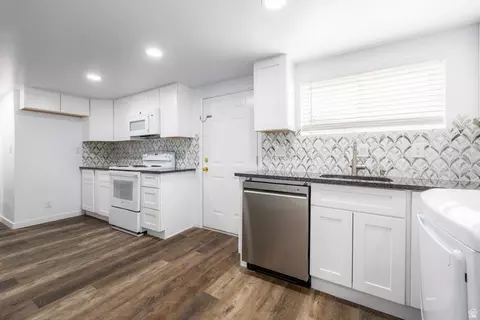 Kitchen - 1285 N 900 E, Bountiful, UT 84010 photo 5 of 5