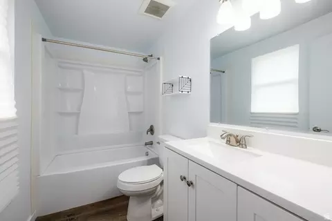 Bath - 1285 N 900 E, Bountiful, UT 84010 photo 1 of 4