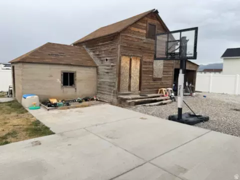 Exterior - 105 E 200 N, Centerfield, UT 84622 photo 6 of 6