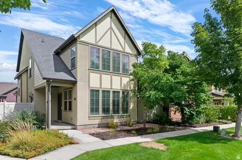 10572 S Ozarks Dr, South Jordan, UT 84009