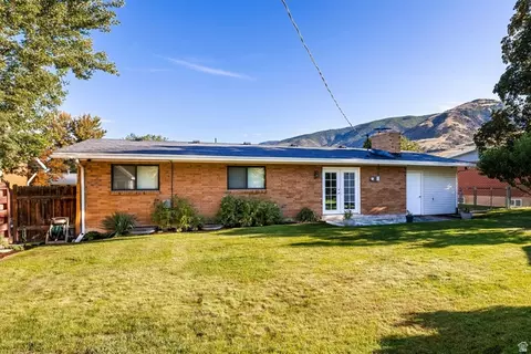 Exterior - 262 E 1400 N, Bountiful, UT 84010 photo 5 of 8