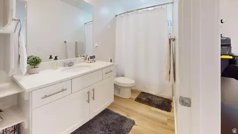 Bath - 318 E 280 N, Vineyard, UT 84059 photo 6 of 6