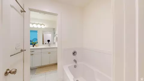 Bath - 318 E 280 N, Vineyard, UT 84059 photo 3 of 6