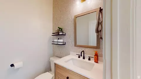Bath - 318 E 280 N, Vineyard, UT 84059 photo 1 of 6