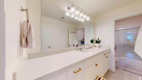 Bath - 318 E 280 N, Vineyard, UT 84059 photo 5 of 6
