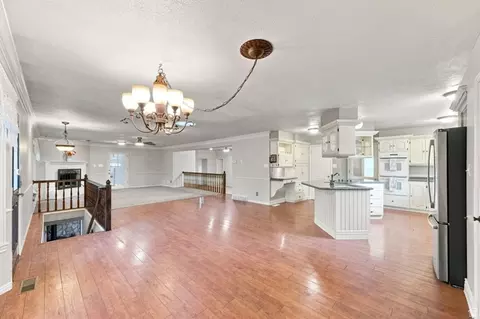 Living - 262 E Center St, Bountiful, UT 84010 photo 5 of 5