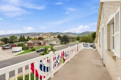 Exterior - 262 E Center St, Bountiful, UT 84010 photo 7 of 8