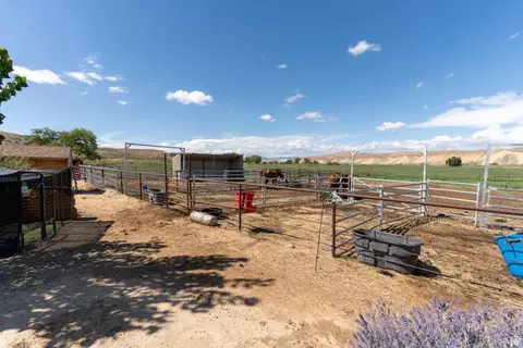 Exterior - 8787 E Brush Crk, Jensen, UT 84035 photo 8 of 19