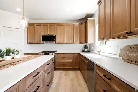 Kitchen - 3031 W Solace St, Syracuse, UT 84075 photo 5 of 6