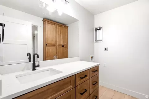 Bath - 3031 W Solace St, Syracuse, UT 84075 photo 3 of 4