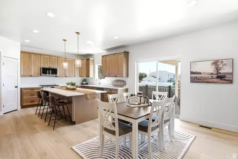 Dining - 3031 W Solace St, Syracuse, UT 84075 photo 1 of 1