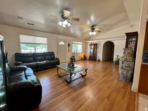 Living - 766 Huntridge Dr, Moab, UT 84532 photo 1 of 3