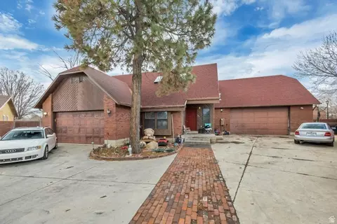 9660 S Stornoway Cir W, South Jordan, UT 84009