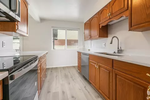 Kitchen - 742 E Silver Shadow Dr, Murray, UT 84107 photo 1 of 2