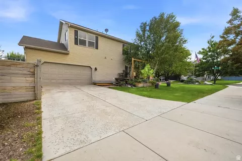 Exterior - 7162 N Ute Dr E, Eagle Mountain, UT 84005 photo 1 of 6
