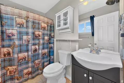 Bath - 7162 N Ute Dr E, Eagle Mountain, UT 84005 photo 2 of 4