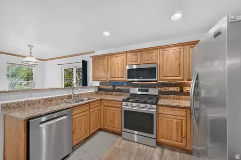 Kitchen - 7162 N Ute Dr E, Eagle Mountain, UT 84005 photo 1 of 2