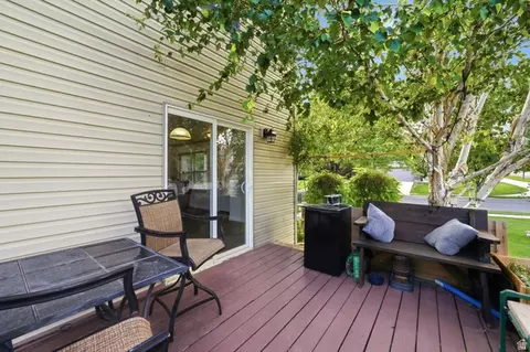 Exterior - 7162 N Ute Dr E, Eagle Mountain, UT 84005 photo 5 of 6