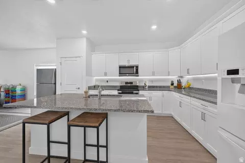 Kitchen - 7394 Escalante Dr N, Eagle Mountain, UT 84005 photo 2 of 5
