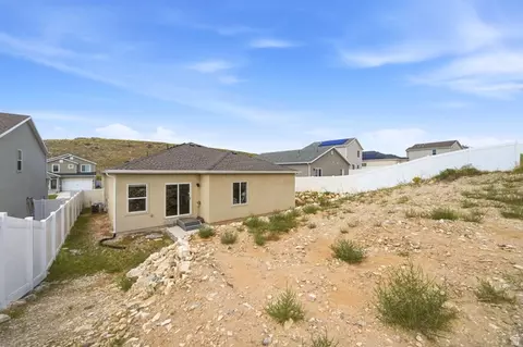 Exterior - 7394 Escalante Dr N, Eagle Mountain, UT 84005 photo 6 of 7