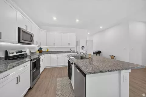 Kitchen - 7394 Escalante Dr N, Eagle Mountain, UT 84005 photo 3 of 5