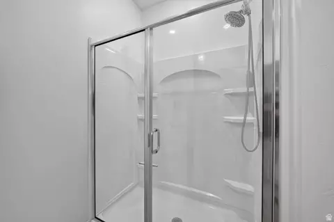 Bath - 7394 Escalante Dr N, Eagle Mountain, UT 84005 photo 2 of 4