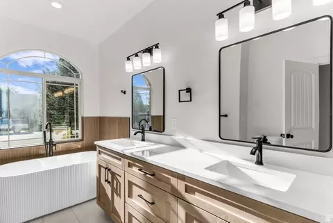 Bath - 1673 S 1700 E, Spanish Fork, UT 84660 photo 2 of 6