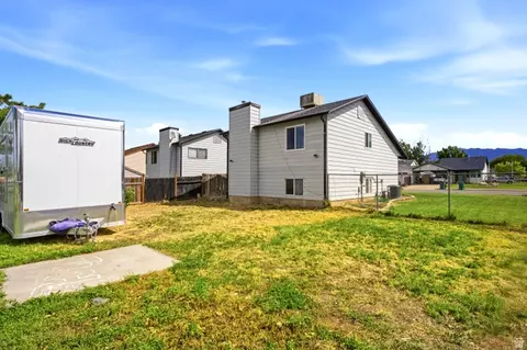Exterior - 4595 S 3850 W, Roy, UT 84067 photo 3 of 4