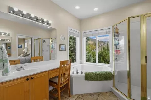 Bath - 1333 E Martha Dunyon Cir, Draper, UT 84020 photo 2 of 2