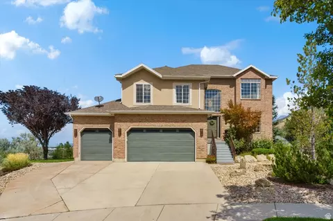 Exterior - 1333 E Martha Dunyon Cir, Draper, UT 84020 photo 7 of 8