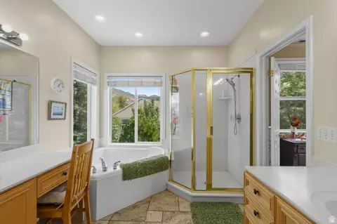 Bath - 1333 E Martha Dunyon Cir, Draper, UT 84020 photo 1 of 2