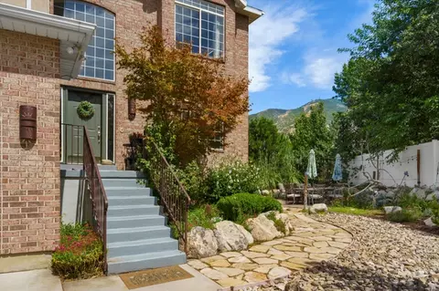 Exterior - 1333 E Martha Dunyon Cir, Draper, UT 84020 photo 8 of 8