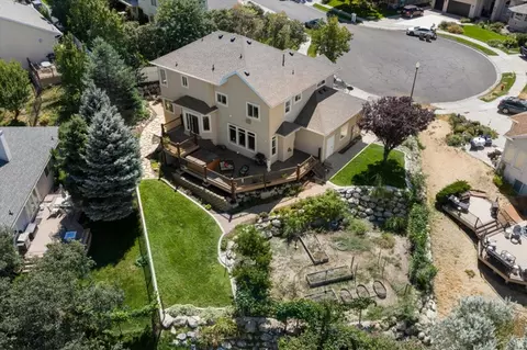 View/Area - 1333 E Martha Dunyon Cir, Draper, UT 84020 photo 1 of 3