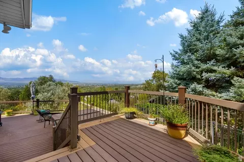 Exterior - 1333 E Martha Dunyon Cir, Draper, UT 84020 photo 2 of 8