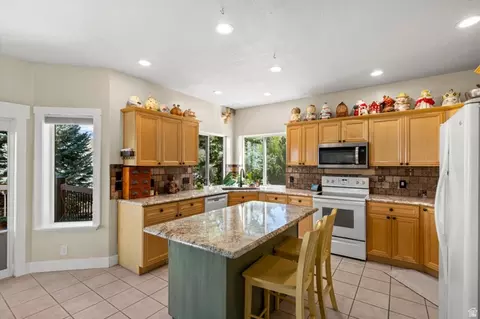 Kitchen - 1333 E Martha Dunyon Cir, Draper, UT 84020 photo 1 of 3