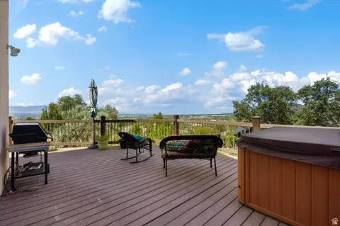 Exterior - 1333 E Martha Dunyon Cir, Draper, UT 84020 photo 3 of 8