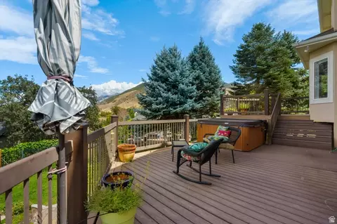 Exterior - 1333 E Martha Dunyon Cir, Draper, UT 84020 photo 4 of 8