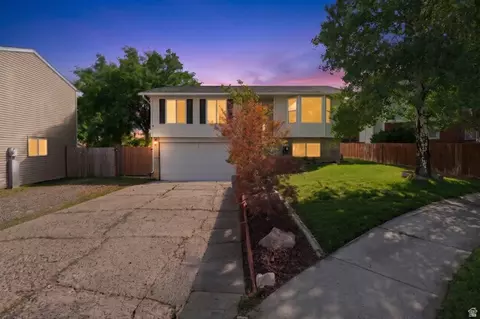 5569 W Tiger Lily Ct S, West Jordan, UT 84081