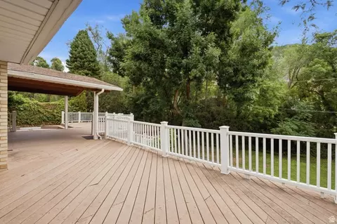 Exterior - 2830 E Valley View Ave S, Holladay, UT 84117 photo 3 of 14