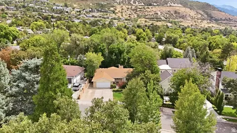 View/Area - 2830 E Valley View Ave S, Holladay, UT 84117 photo 1 of 6
