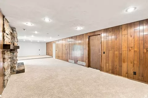 Living - 2830 E Valley View Ave S, Holladay, UT 84117 photo 8 of 9