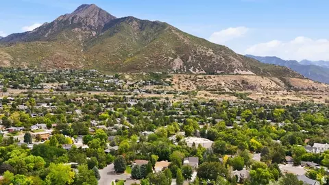 View/Area - 2830 E Valley View Ave S, Holladay, UT 84117 photo 3 of 6